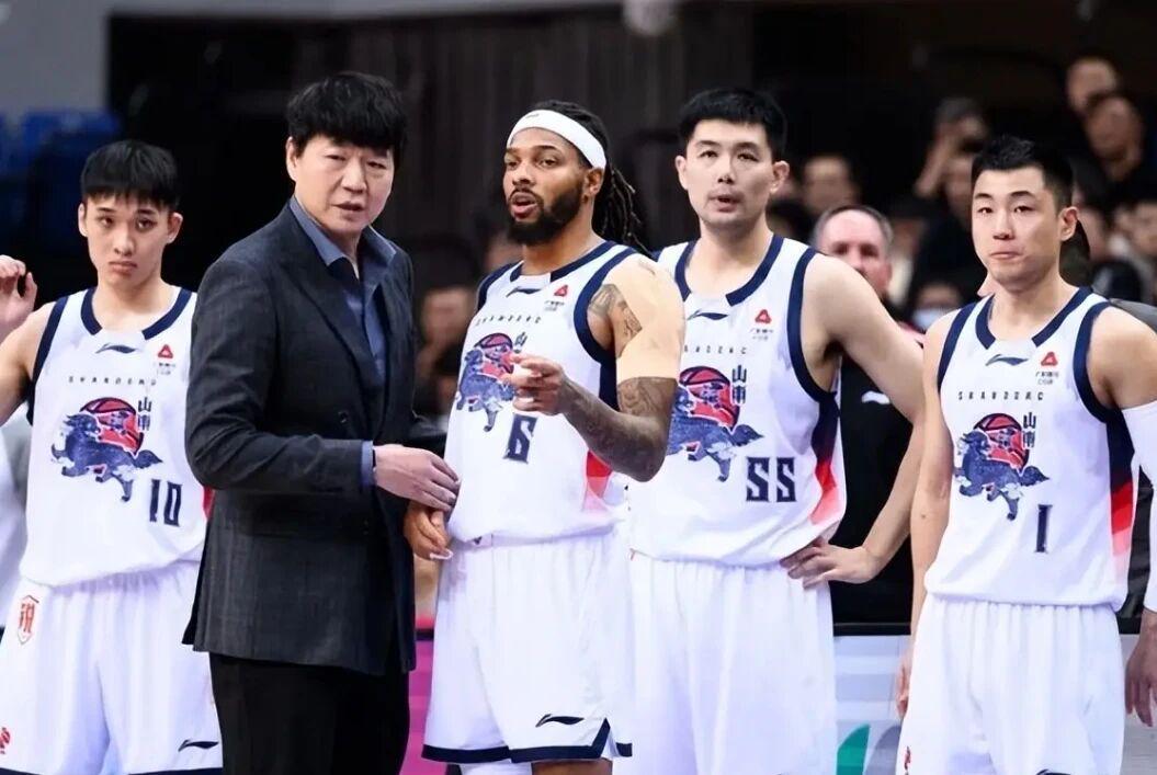 发现半岛体育-山东男篮好消息!内线大将克里斯将复出,琼斯和斯蒂尔二选一离队